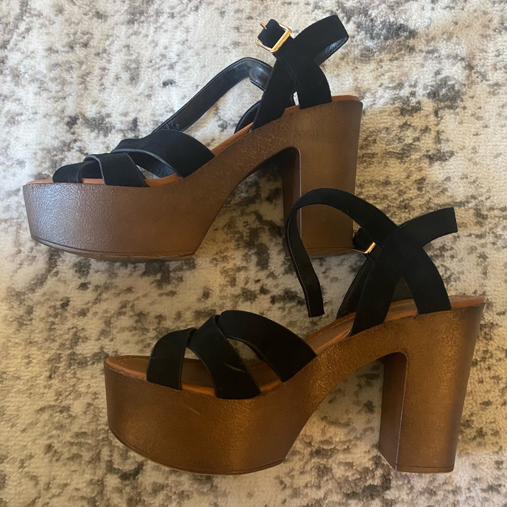 Light weight black heels